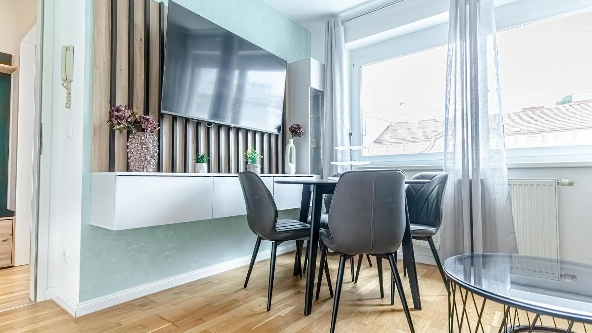 Apartment Chic 1Br And 1Lr Apt In Central Vienna