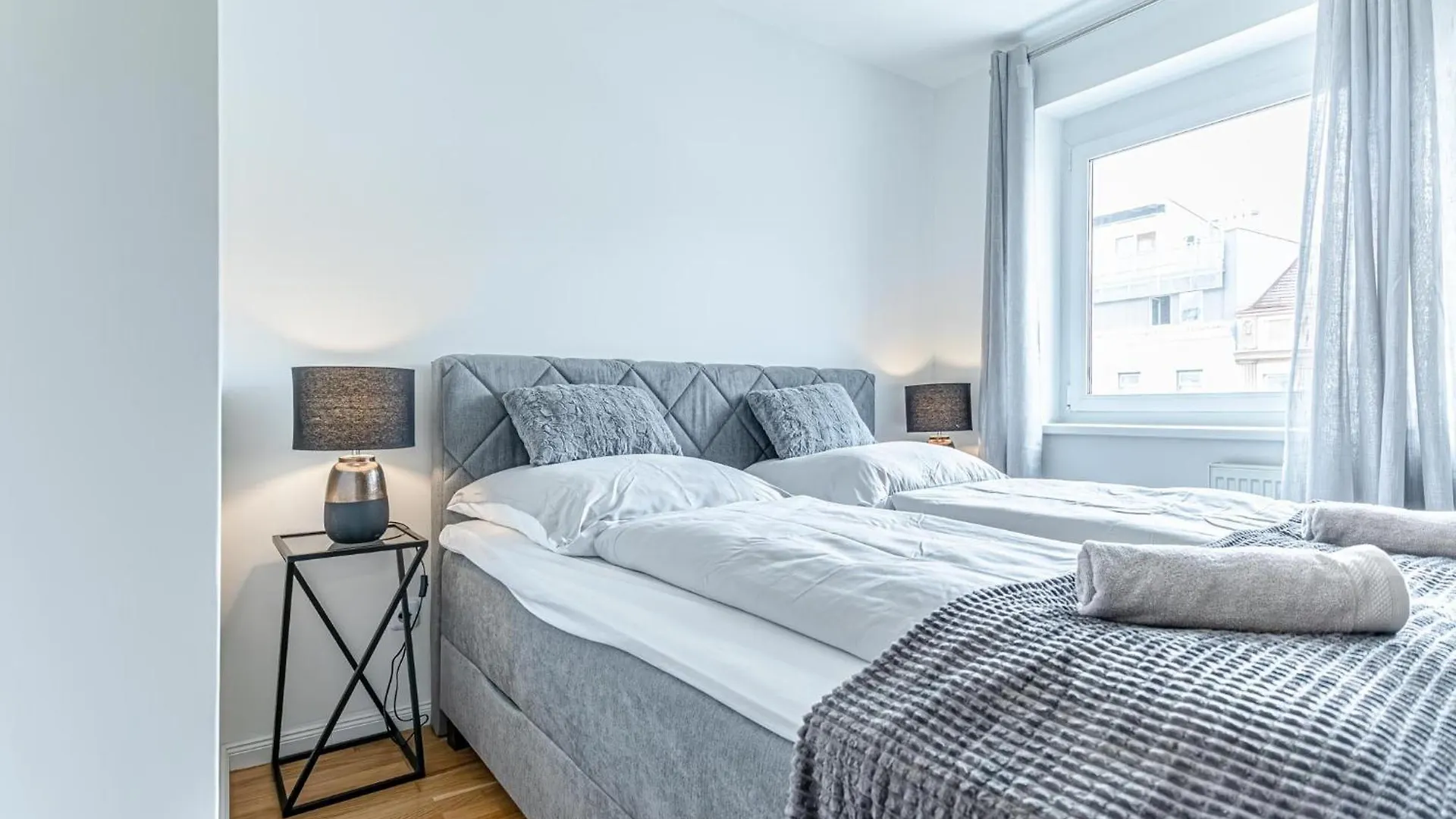 Chic 1Br And 1Lr Apt In Central Vienna contacts